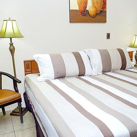 Hotel Tropico Inn San Miguel Bagian luar foto